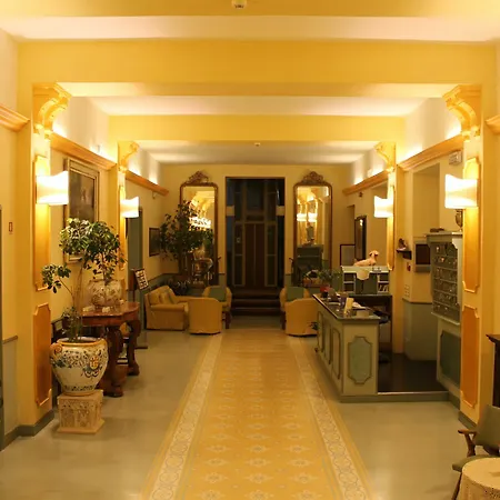 Hotel Croce Di Savoia 3*